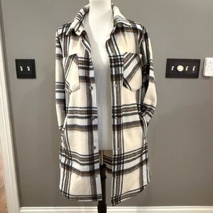 Hollister Plaid Women's Jacket in Cream and Brown